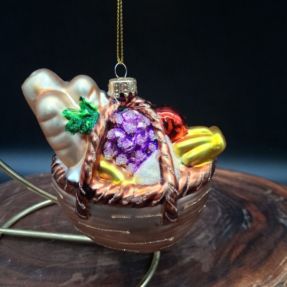 Vintage Unique Treasures Glass Picnic Basket Christmas Ornament Wine Bread Grape - Picture 2 of 5